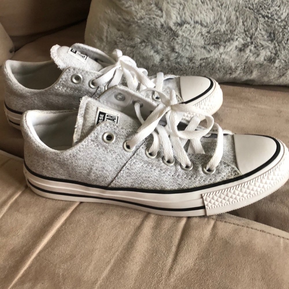 Woman’s size 7 grey converse shoes